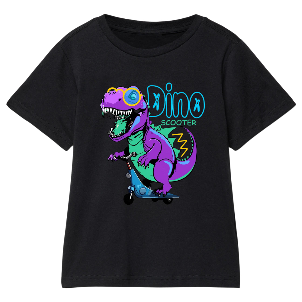 Camiseta Infantil Juvenil Manga Curta Unissex Dino Scooter Dinossauro Andando de Patinete