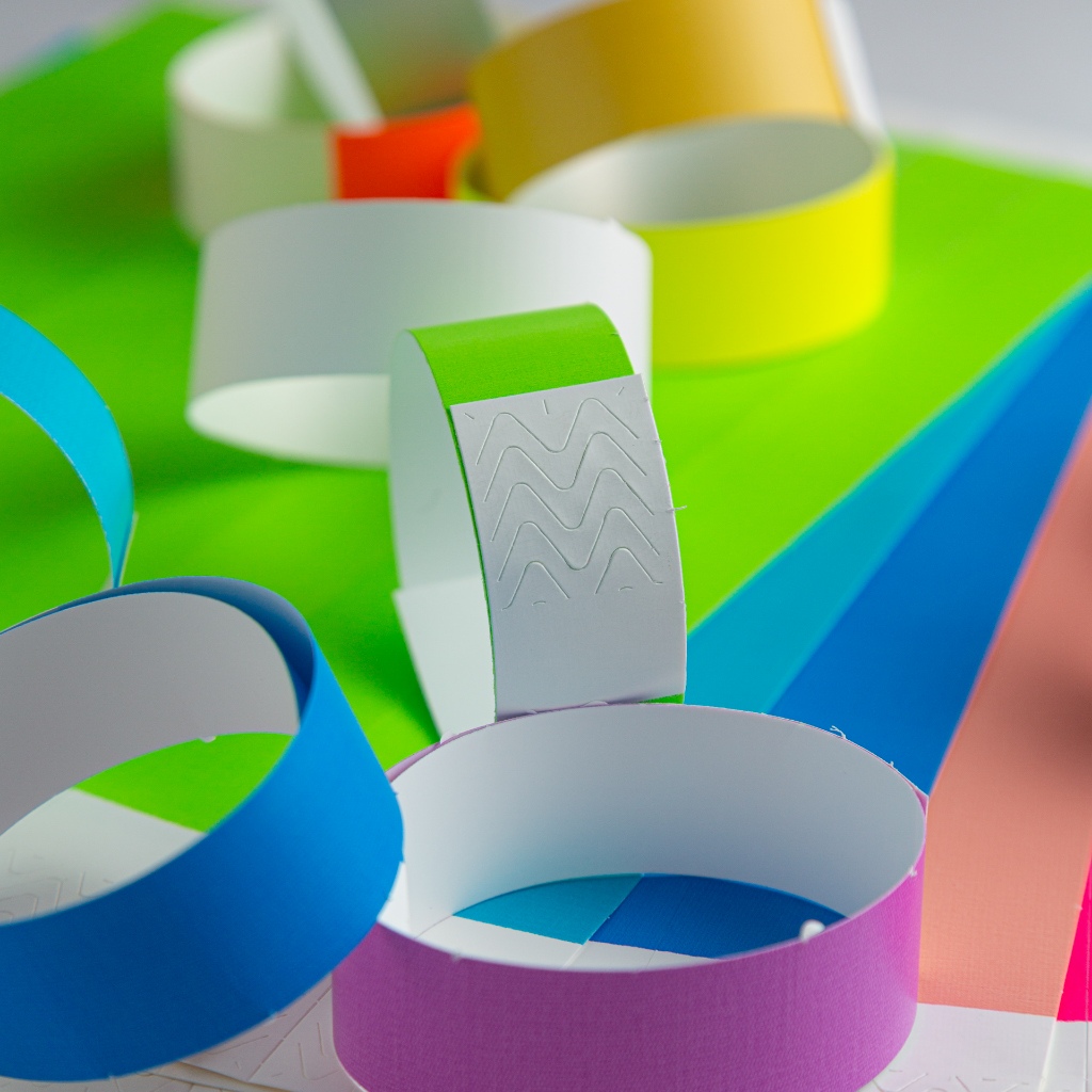 100 Pulseiras de Identificação para Festa Bar Balada Evento Aniversário Hospital em Oferta na Shopee