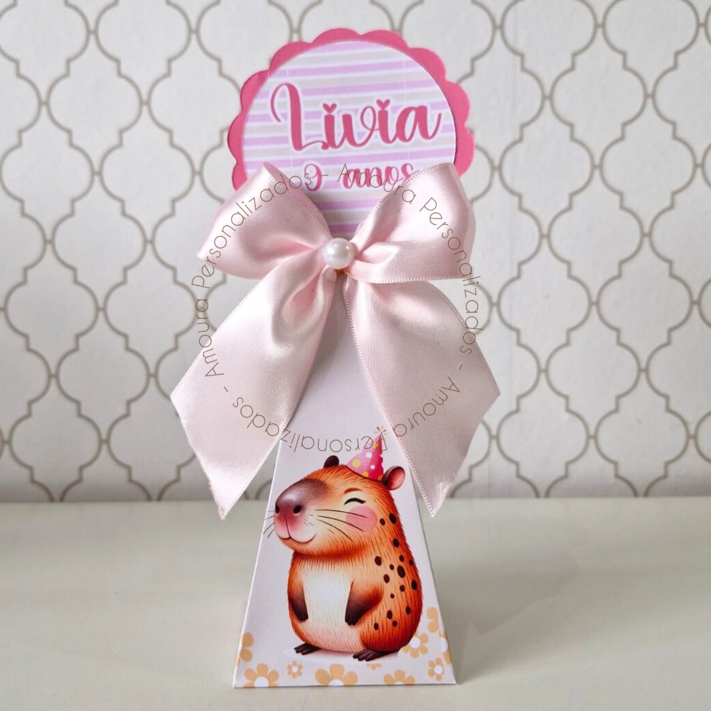 CAIXA PIRÂMIDE PERSONALIZADA PARA LEMBRANCINHAS CAPIVARA ROSA |CAIXINHA |FESTA INFANTIL |ANIVERSARIO