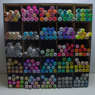 caixa para ate 400 cores de canetas marcadores com 25 divisórias em Oferta na Shopee