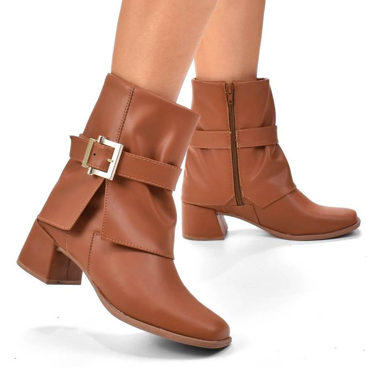 Bota Feminina Capa Salto Bloco 5cm Cano Baixo Fivela Bico Redondo Zíper Lateral Leve Kallys 7855 em Oferta na Shopee