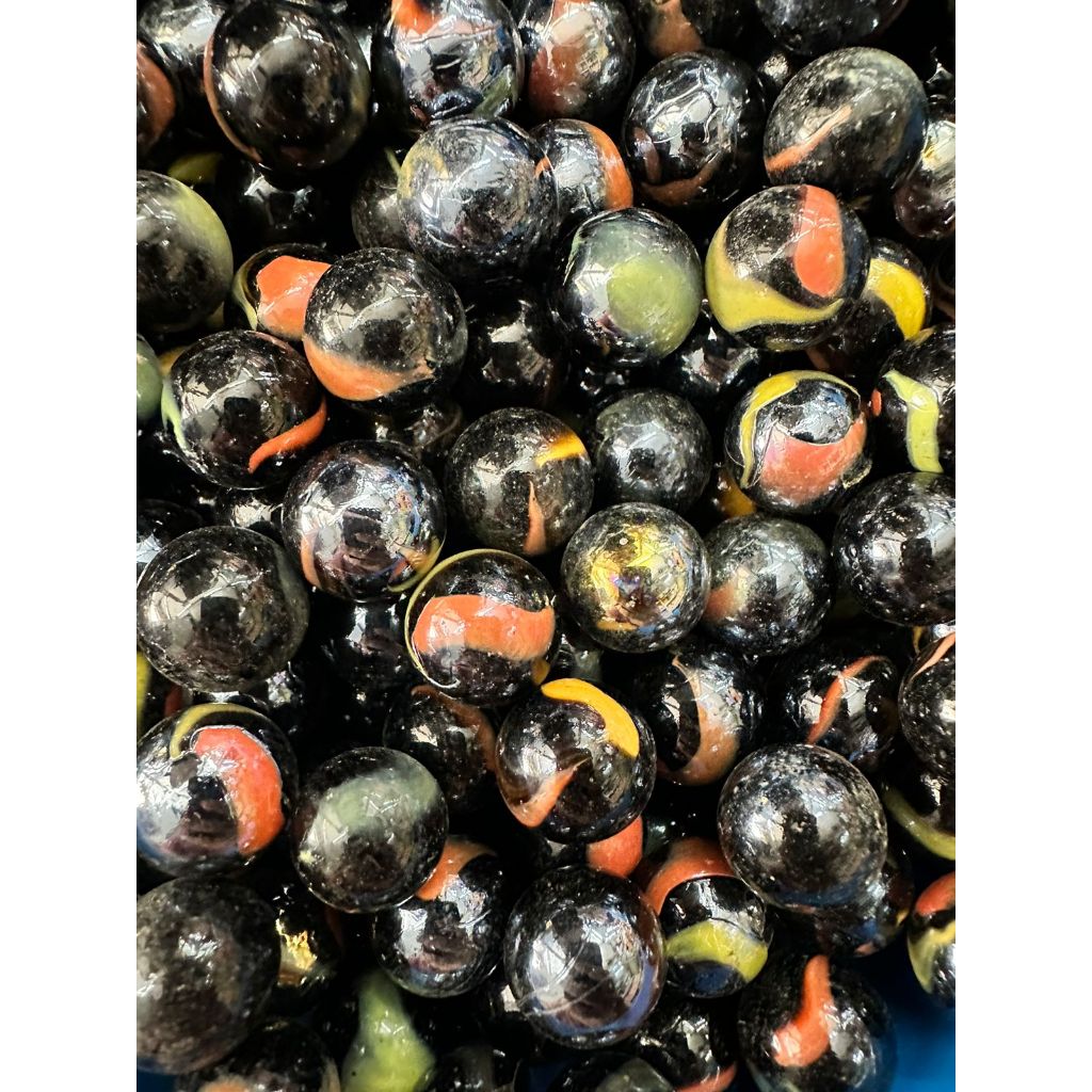 Bolinha de gude vidro preto com listra vermelha / amarela para decoração 50 unid 16mm