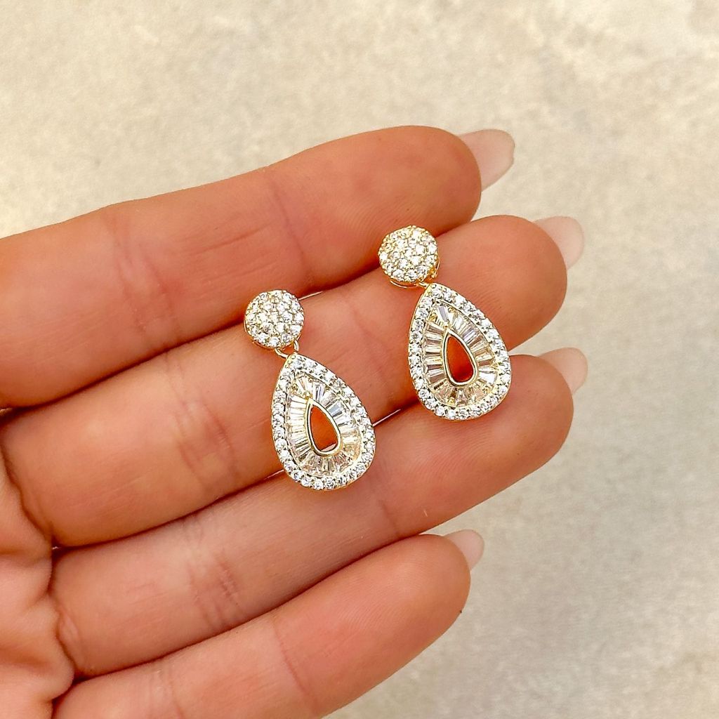 [ SEMI JOIA ] Brincos Gota Cravejada Luxo Zircônias Banhado a Ouro 18k Acessórios Femininos