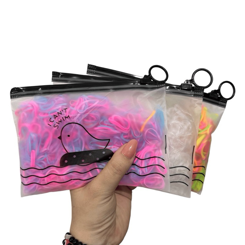 Kit com 1000 Liguinhas de Silicone para Penteado Infantil e Academia + Bolsa Necessaire Zipada