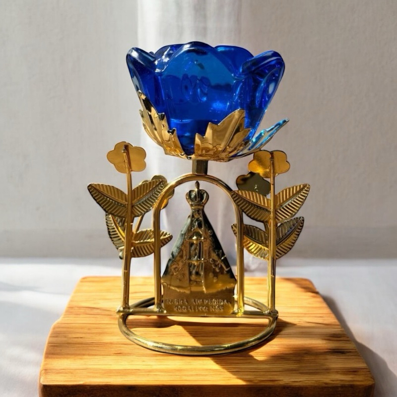 Castiçal Nossa Senhora Aparecida 13 cm Dourado com Vela em Metal Enfeite Porta Vela Decorativo