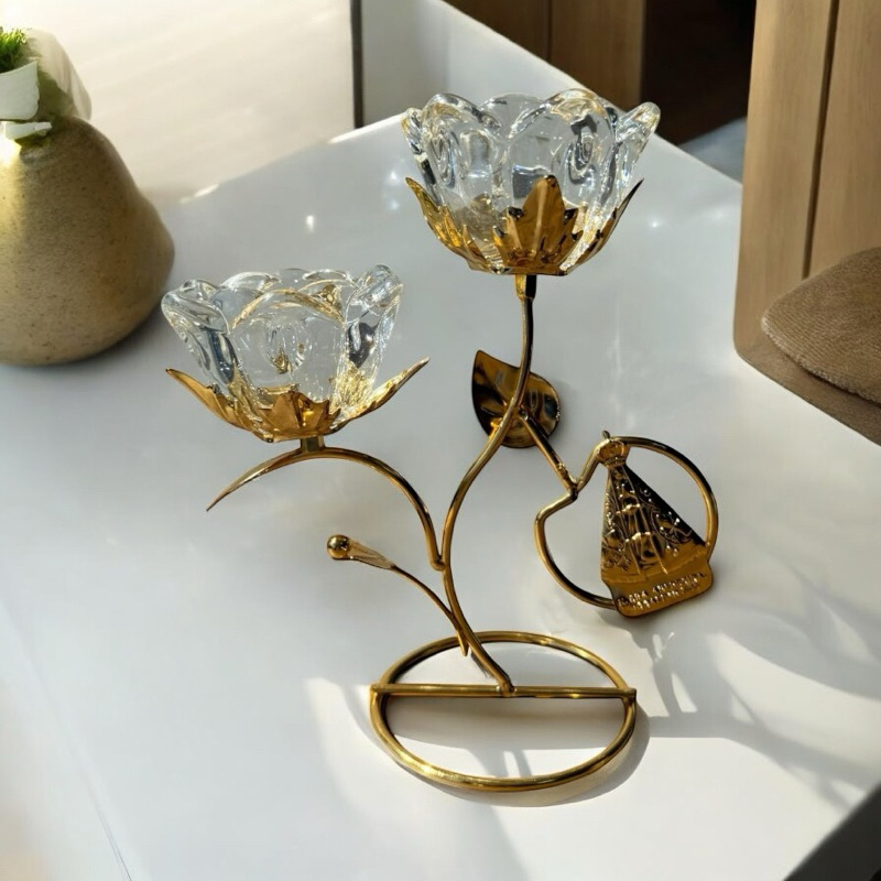 Castiçal Nossa Senhora Aparecida 20 cm Dourado com Vela em Metal Enfeite Porta Vela Decorativo
