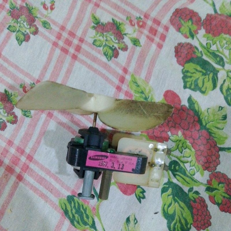 motorzinho + a hélice do microondas Brastemp ( BMP31AB)220V( Usado