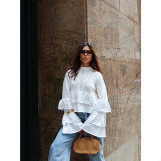 Blusa babados feminina modal premium alta qualidade furadinha meia estação outono inverno em Oferta na Shopee