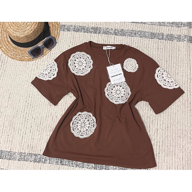 Blusa feminina bordada na frente / Fresquinha / Lançamento/Longo 032长款圆花印花短袖