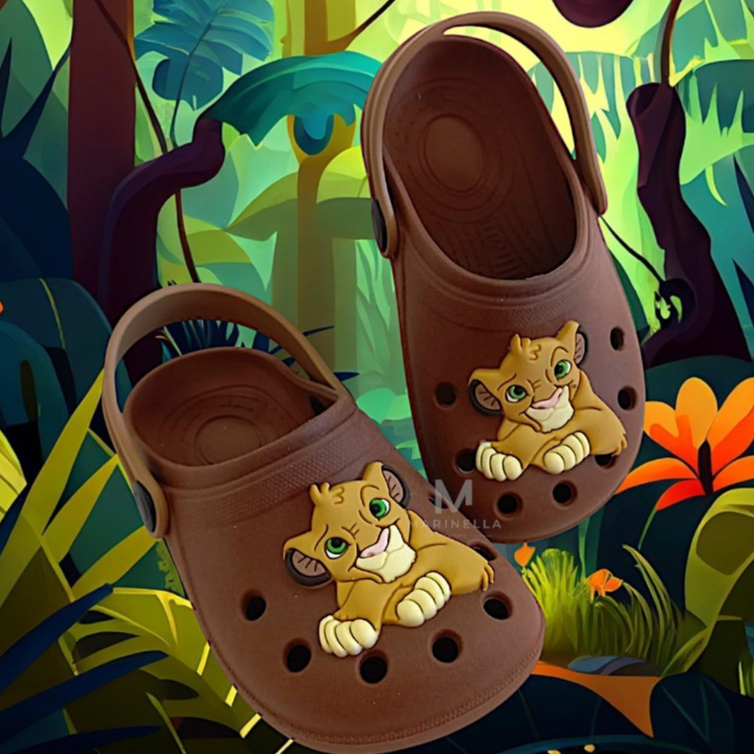 BABUCHE INFANTIL MENINO MENINA SIMBA REI LEAO MACIO CONFORTAVEL LEVE FLEXIVEL em Oferta na Shopee