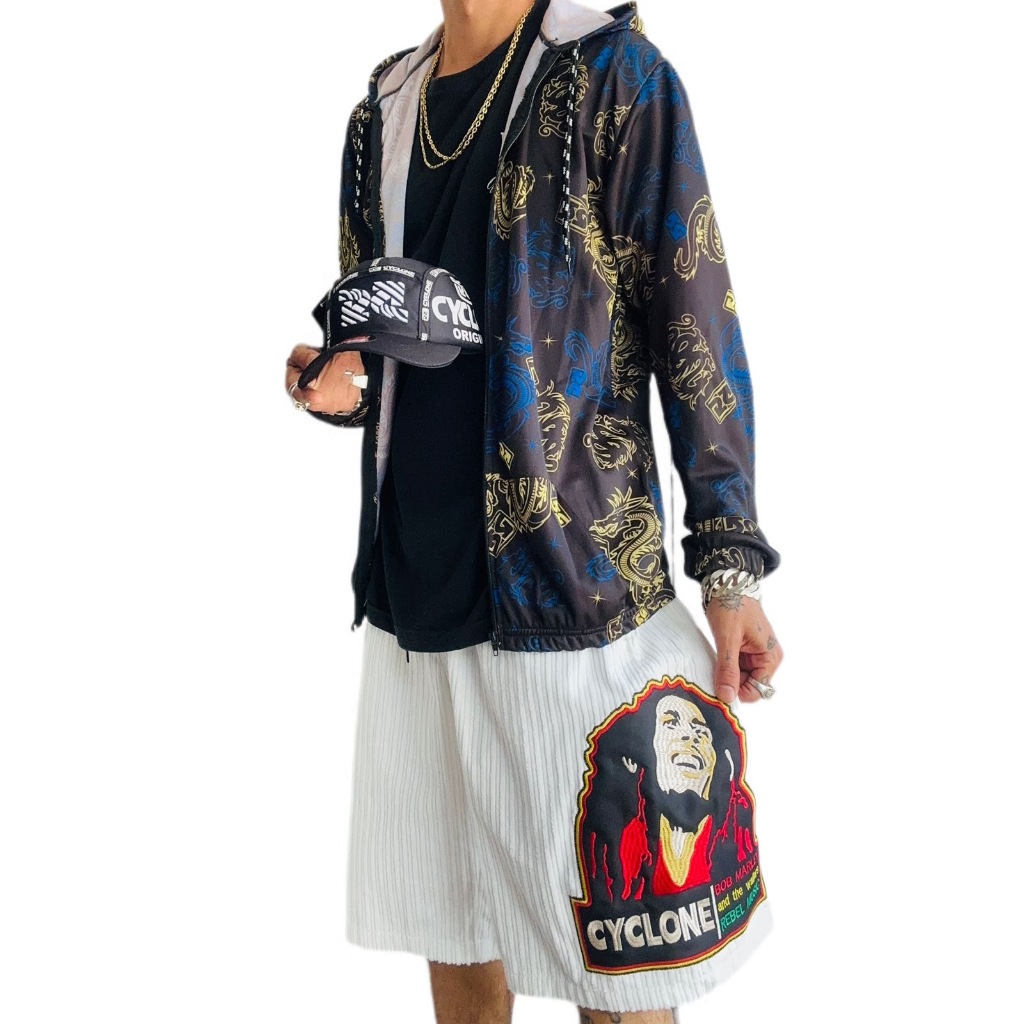 Kit Bermuda Cyclone Branca Bob Marley e Jaqueta Microfibra + Boné Preto Cyclone