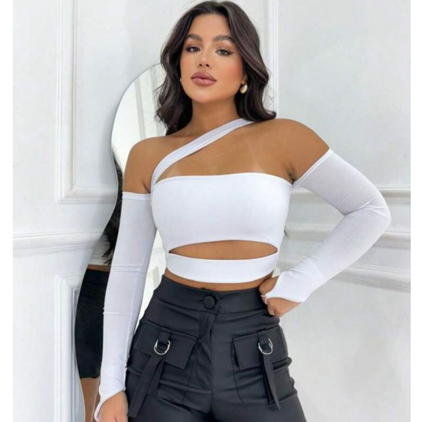 Cropped Maya Recortes Manga Longa Moda Blogueira Gringa com Bojo Feminina Decotado Ombro a Ombro