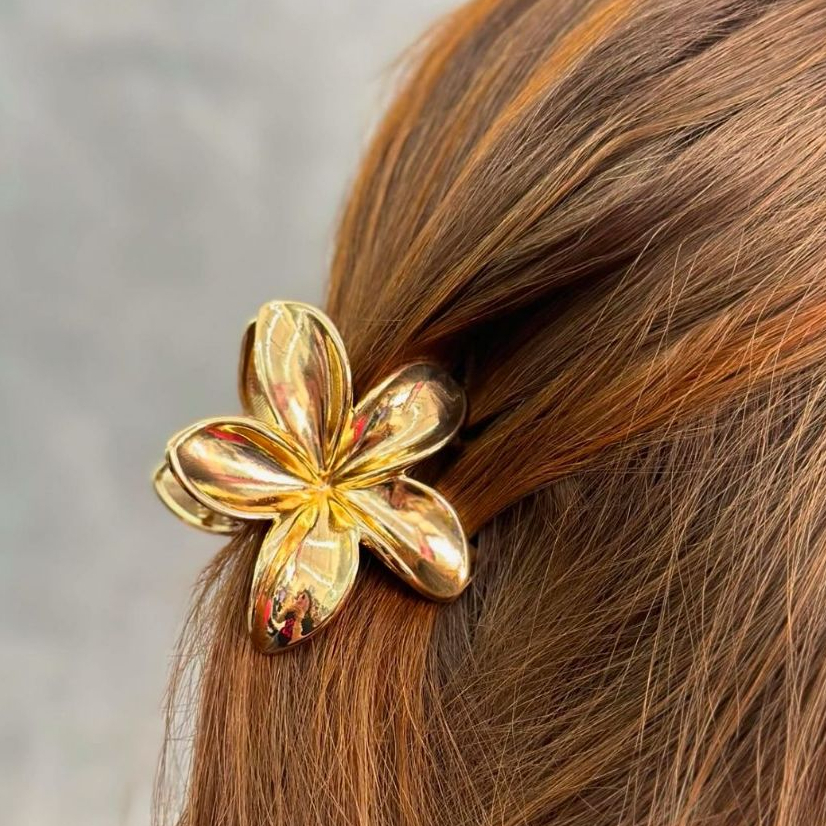 Kit 2/4 Presilhas De Cabelo Flor Prata/Dourada Estilo Havaiano Piranha Grampo De Garra de Cabelo 4 cm em Oferta na Shopee