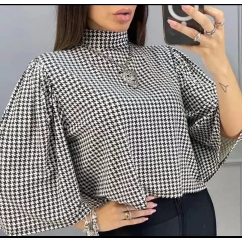 Cropped Blusa manga flare gola alta em Oferta na Shopee