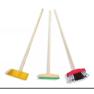 JOGO INFANTIL DE LIMPEZA C VASSOURA VERMELHA PIAÇAVA/RODO/PÁ DE LIXO LIMPA BANHEIRO CASA CANTOS em Oferta na Shopee