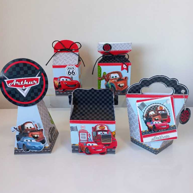 Kit Festa Personalizado Carros: Caixas Temáticas e Lembrancinhas para Aniversário Infantil