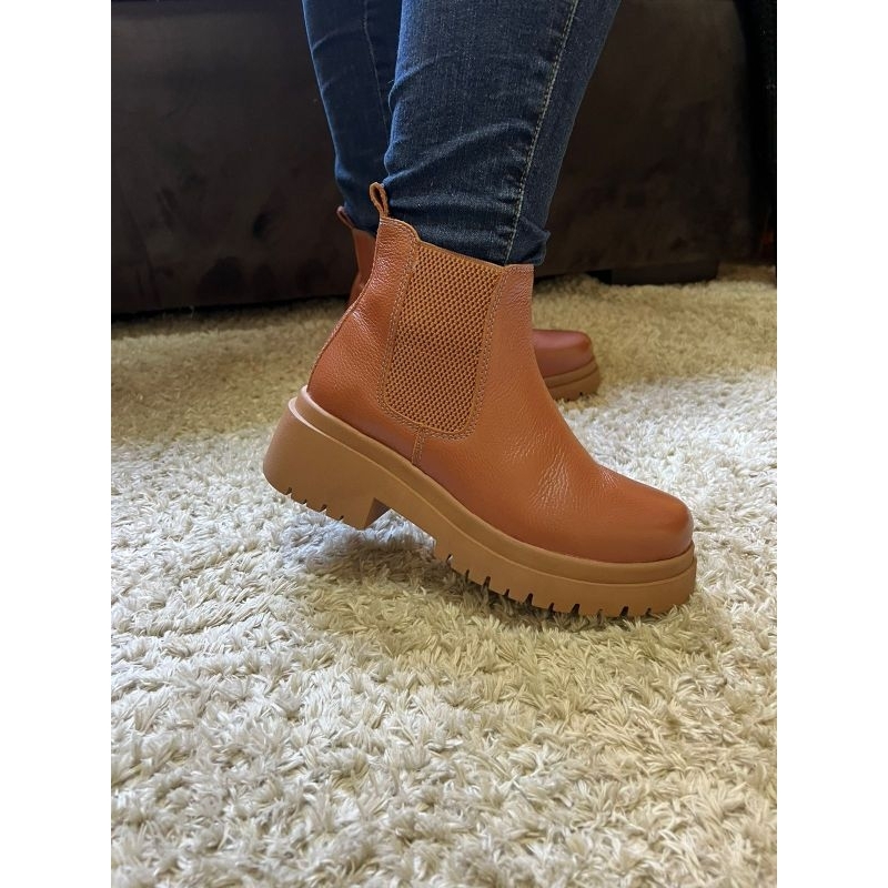 Bota Chelsea Feminina Caramelo: Onde Comprar | BuscaProdutos