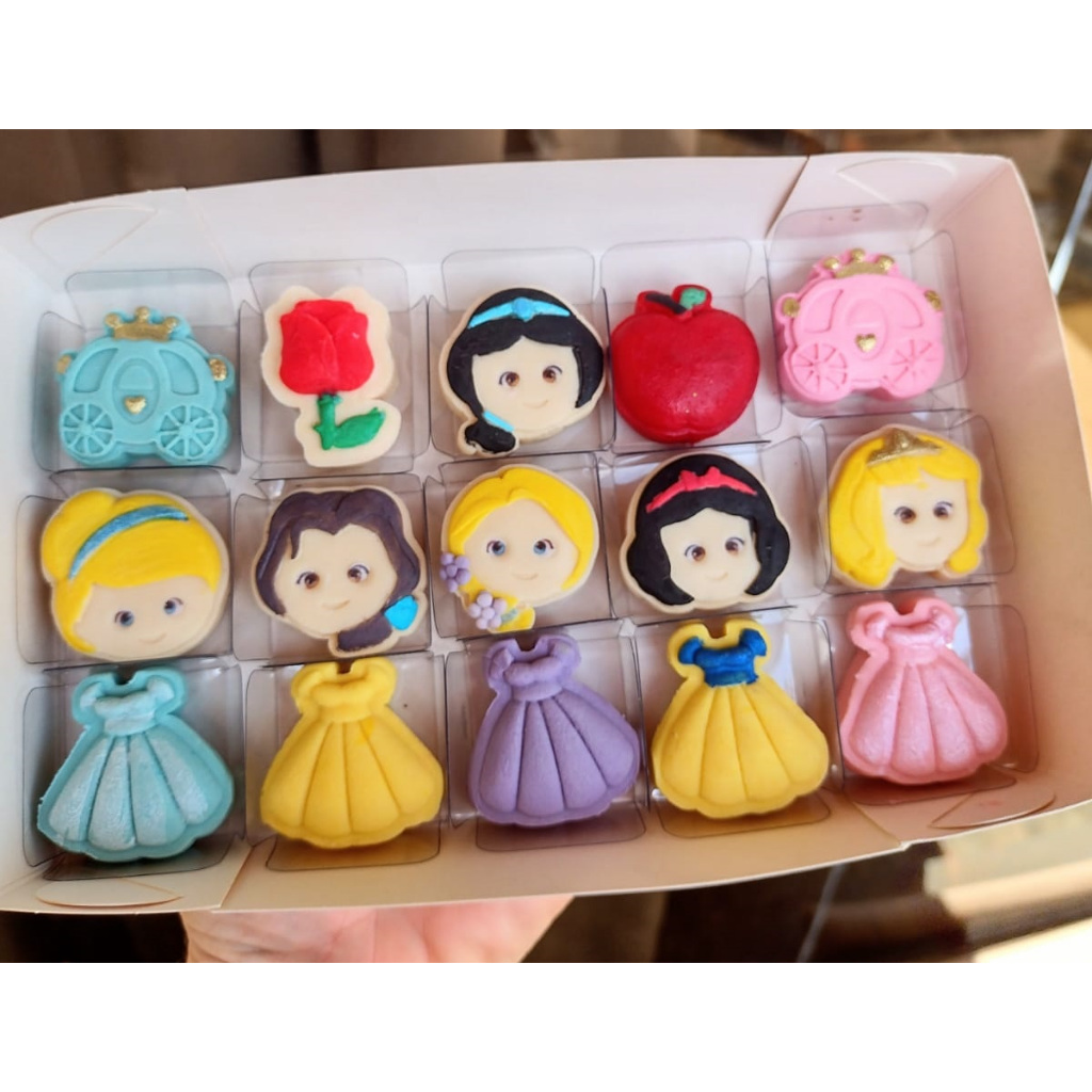 Ejetor Modelador Doce Brigadeiro Princesas 11 modelos e Olhinhos em Oferta na Shopee