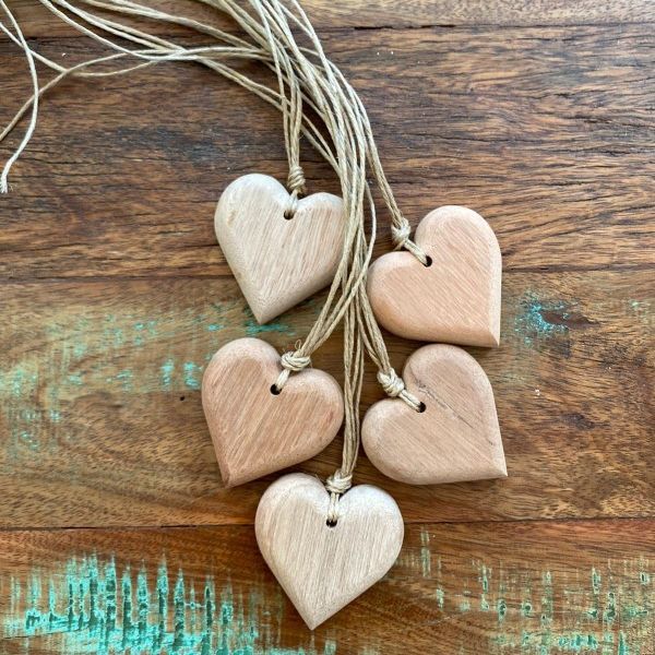 Pingentes Decorativos em Madeira Natural de 4 cm e 6 cm em Oferta na Shopee