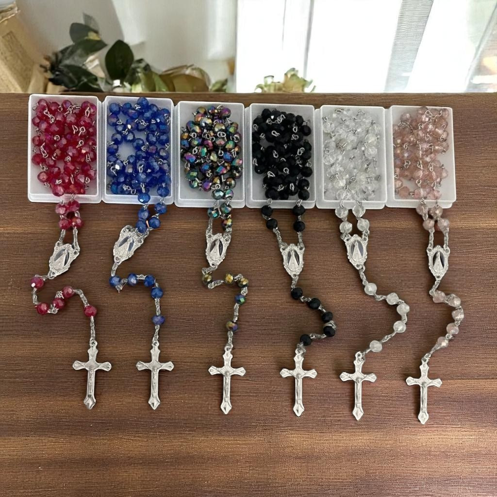 terço cristal aparecida são bento nossa senhora vem em caixinha contas em cristal de 8mm varias cores