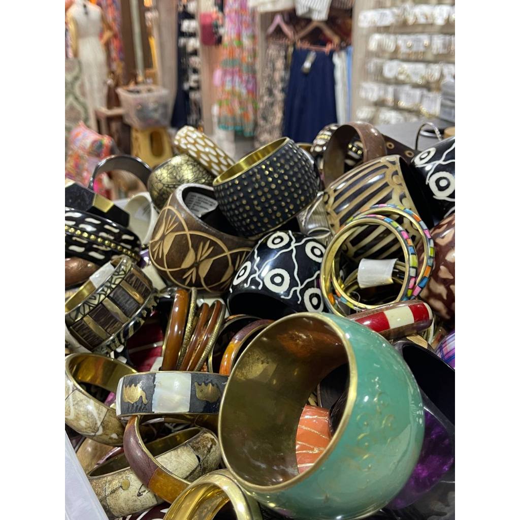 PULSEIRAS INDIANAS VARIADAS (COLORIDAS, METAL, RESINA, ACRILICO E ATÉ OSSO) – SURPRESA ARTESANAL!