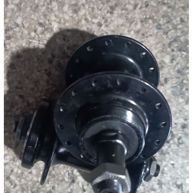 Par de cubo 28 furo para blocagem algum risquinho