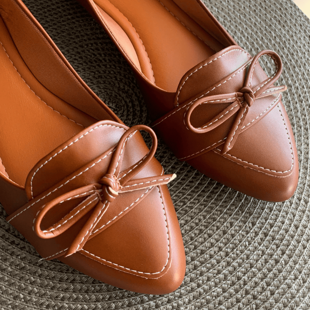 Sapatilha Mocassim Feminina Confortável Bico Fino Marrom Laço Infinito Elegante Feminino