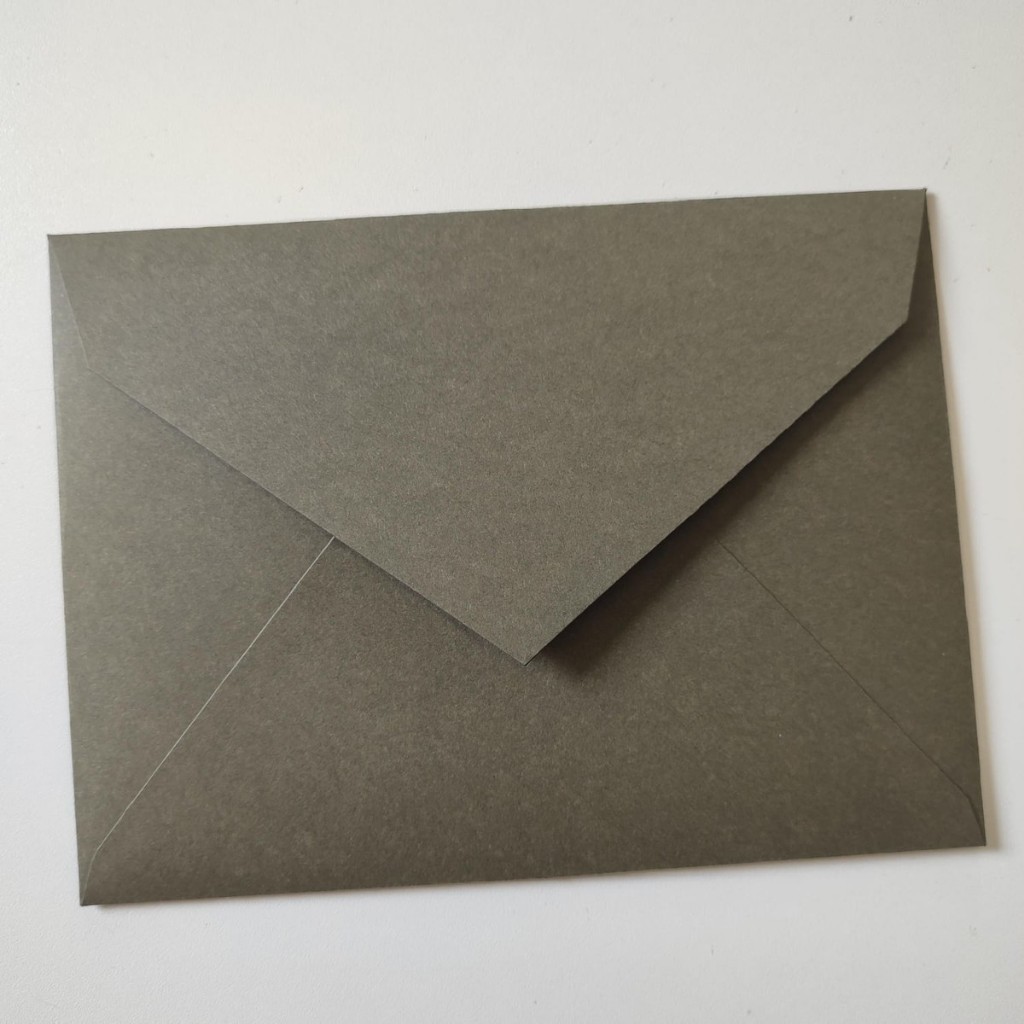 Envelope Verde Oliva para Convite 21,5x16cm | Papel 180g Luxo - Bellagi Convites — imagem 2 de 2