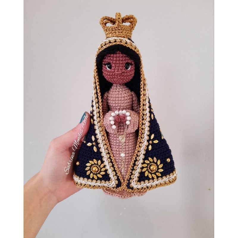 Nossa Senhora Aparecida em Amigurumi crochê 21 cm