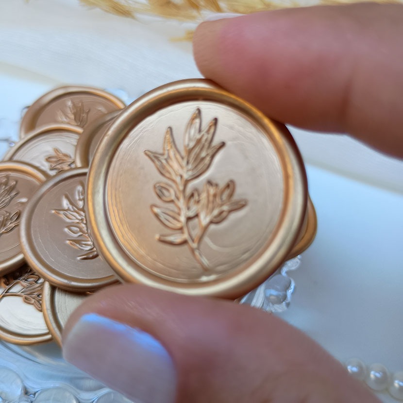 10 Lacre de Cera para convite Dourado brilhante com Raminhos | Casamento, Lembranças, Flexível e Artesanal