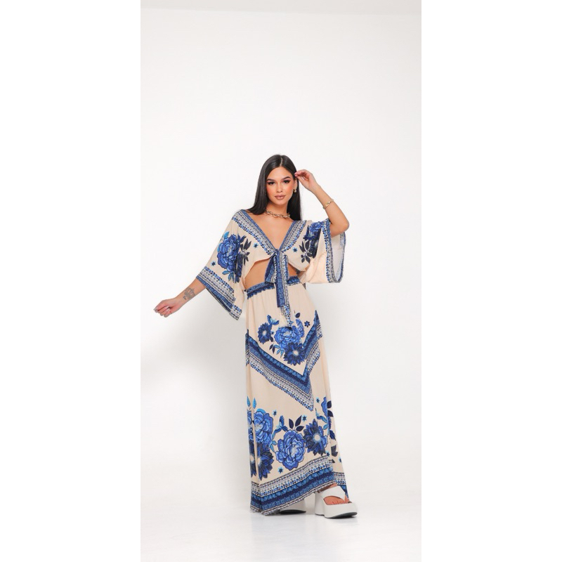 Conjunto ou peças separadas cropped morcego multiformas e saia longa estampa azul floral