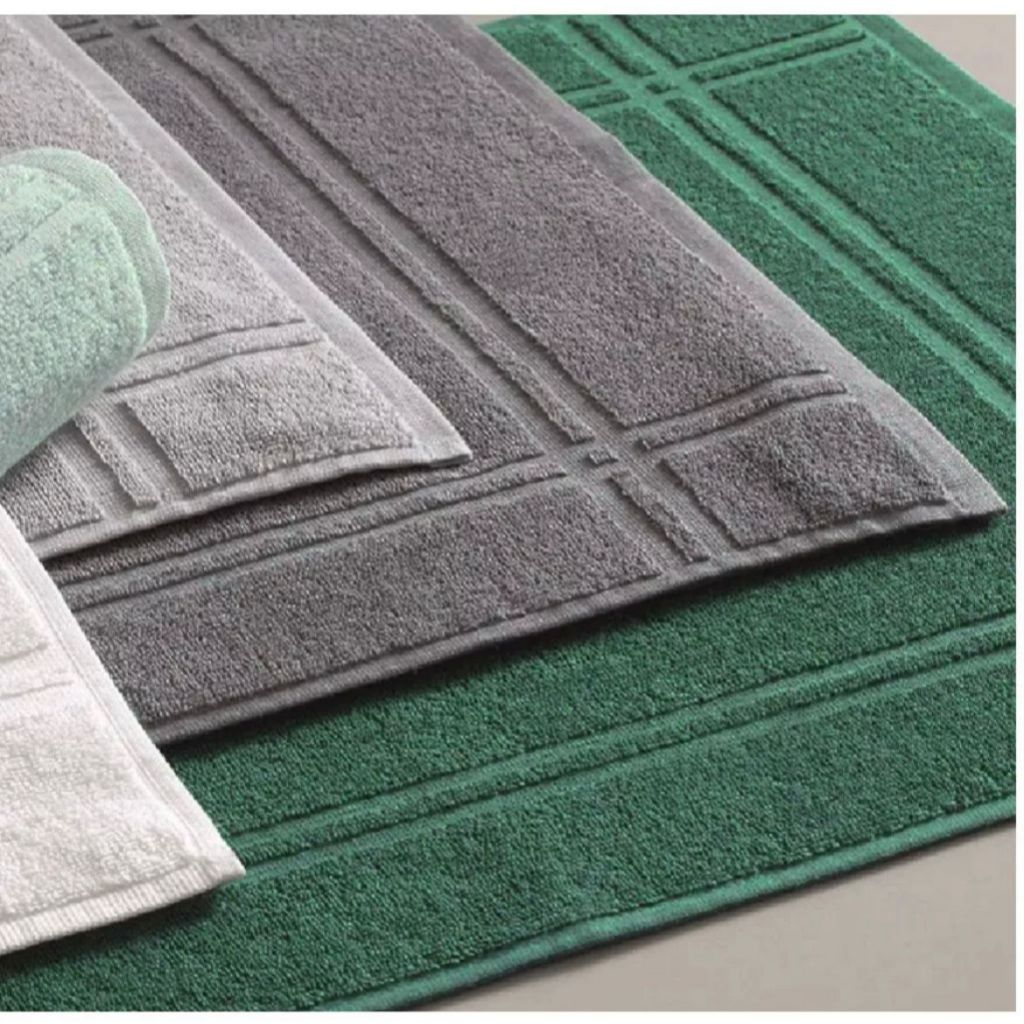 Kit de                                      Tapete de Banheiro Piso 45 x 70cm Cores Sortidas em Algodão - Toalha de Piso