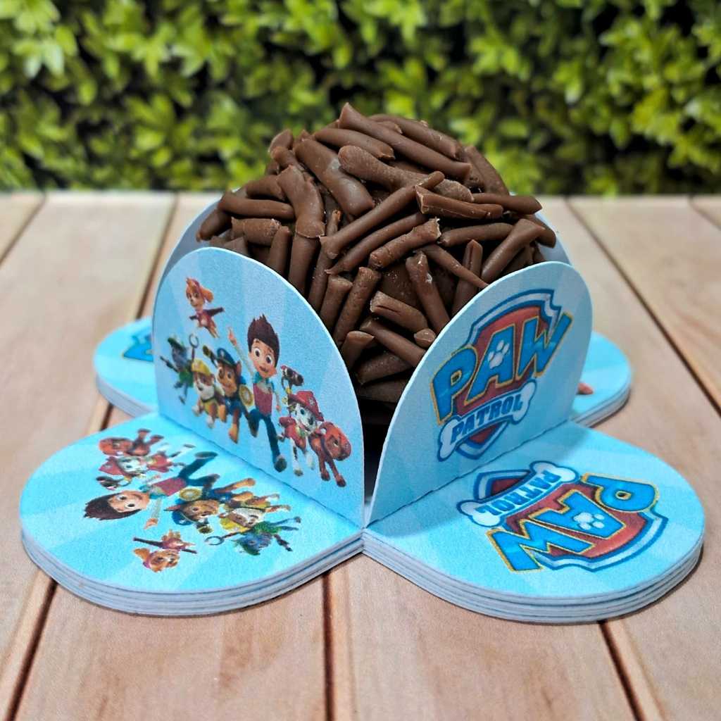 Forminhas 4 Pétalas Personalizada para Doces Brigadeiro, Aniversário, Festa Patrulha Canina