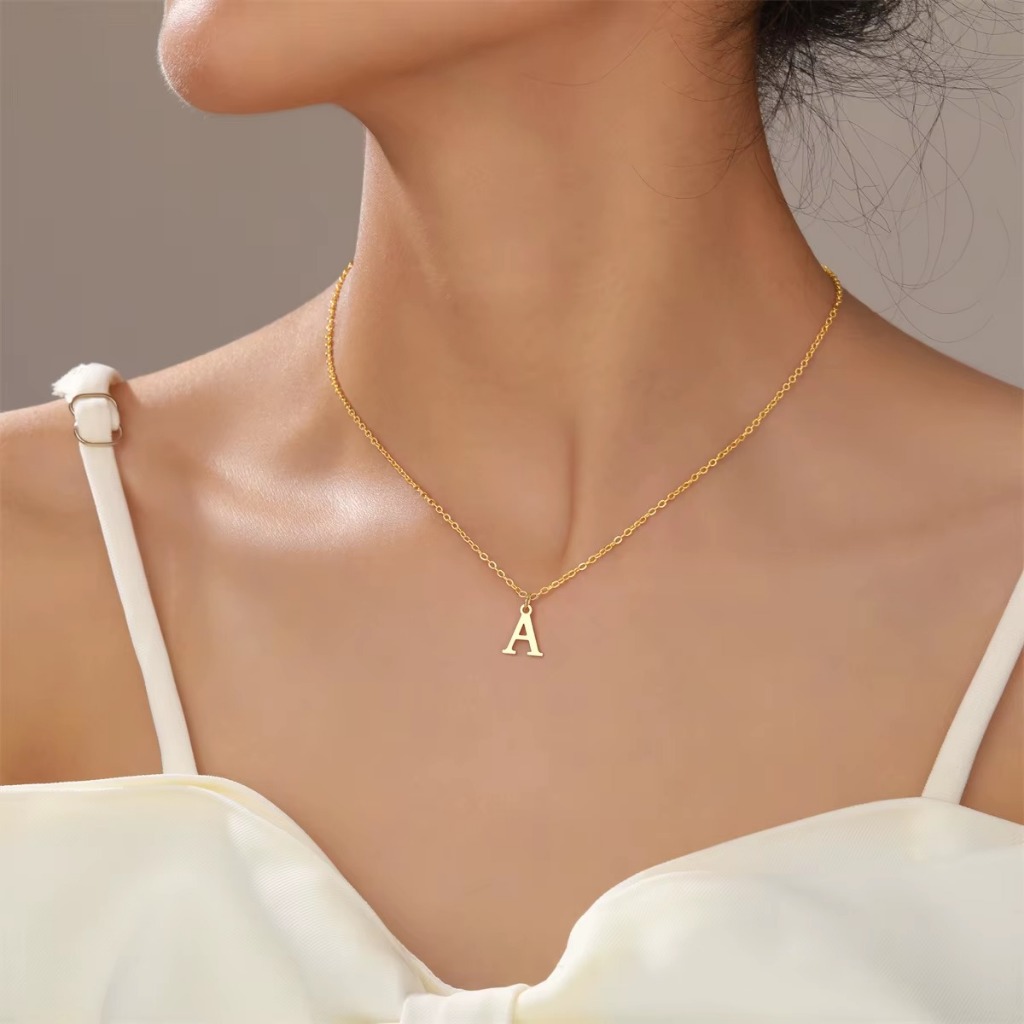 Colar Letra Inicial Dourado Aço Inoxidável + Saquinho Veludo Pingente Delicado Presente Tendência