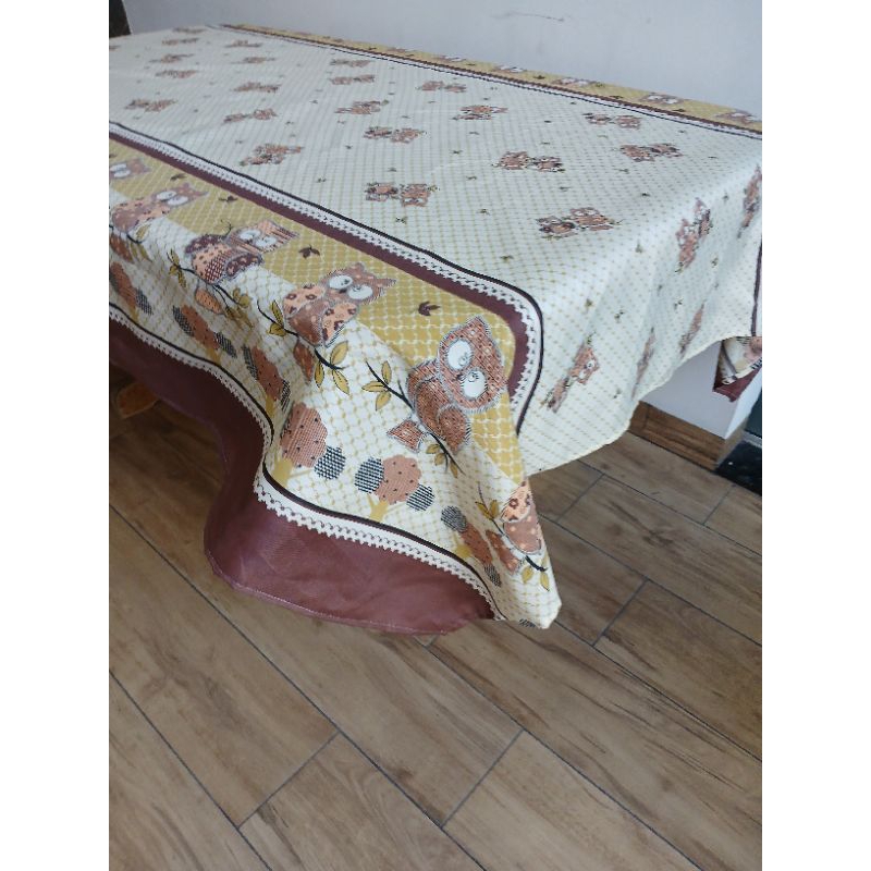 toalha de mesa Oxford estampado da coruja tabaco. 2.20cmx1.45cm.coruja tabaco.ou vinho.