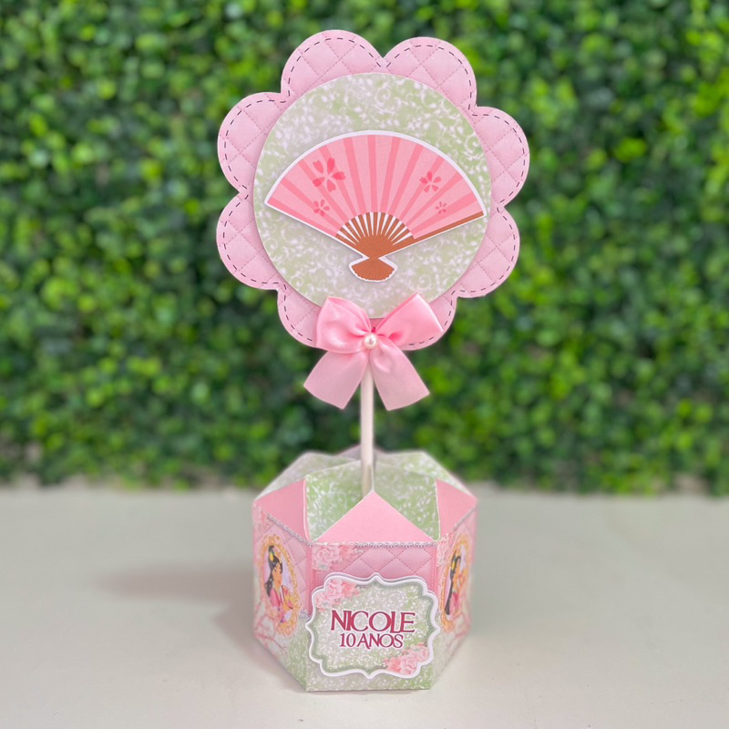 Kit de Centro de mesa Mulan Personalizado | Arranjo Cachepô Enfeite | Lembrancinha Decoração Festa