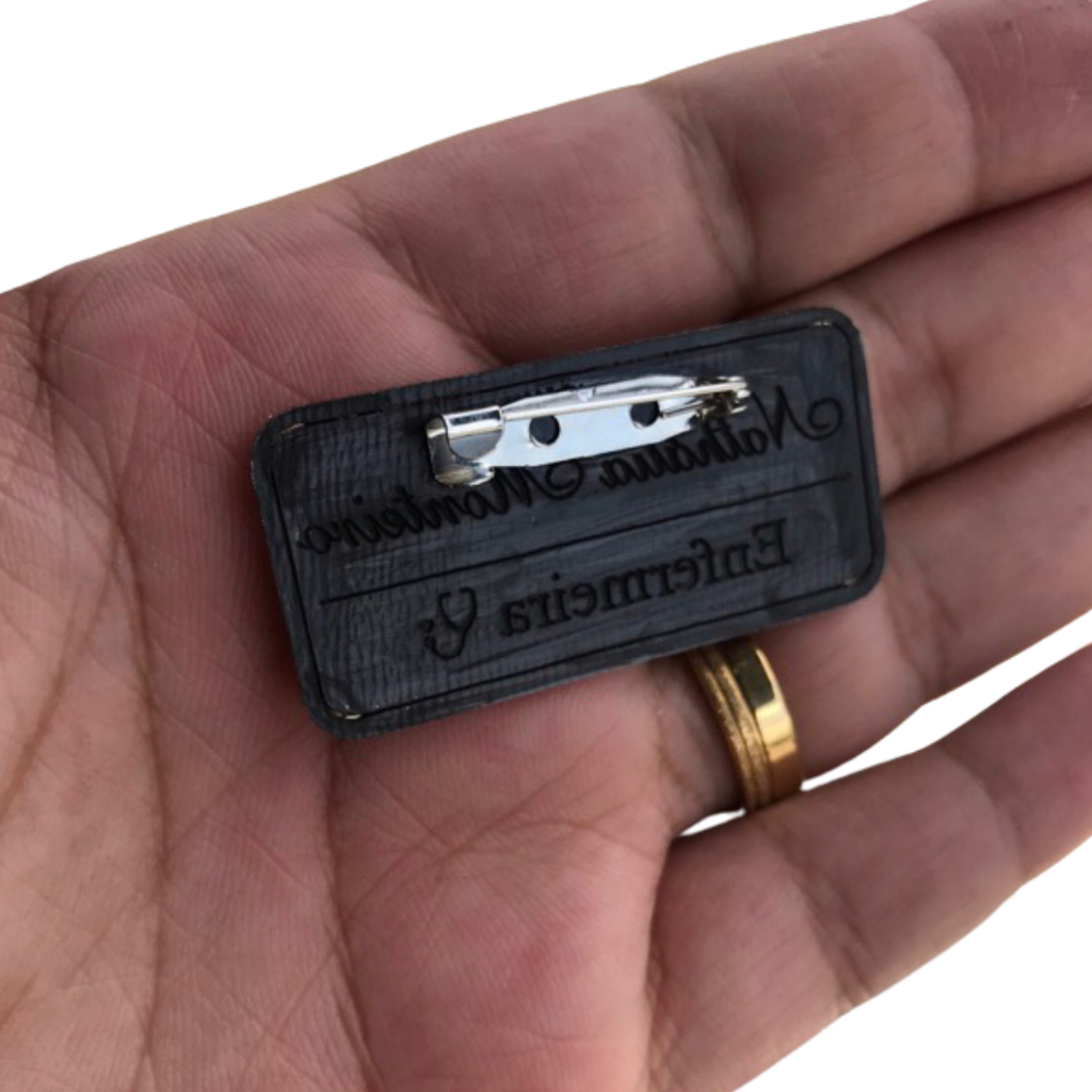 Broche Personalizado Dourado, Prata e Rose Com Nome + Profissão