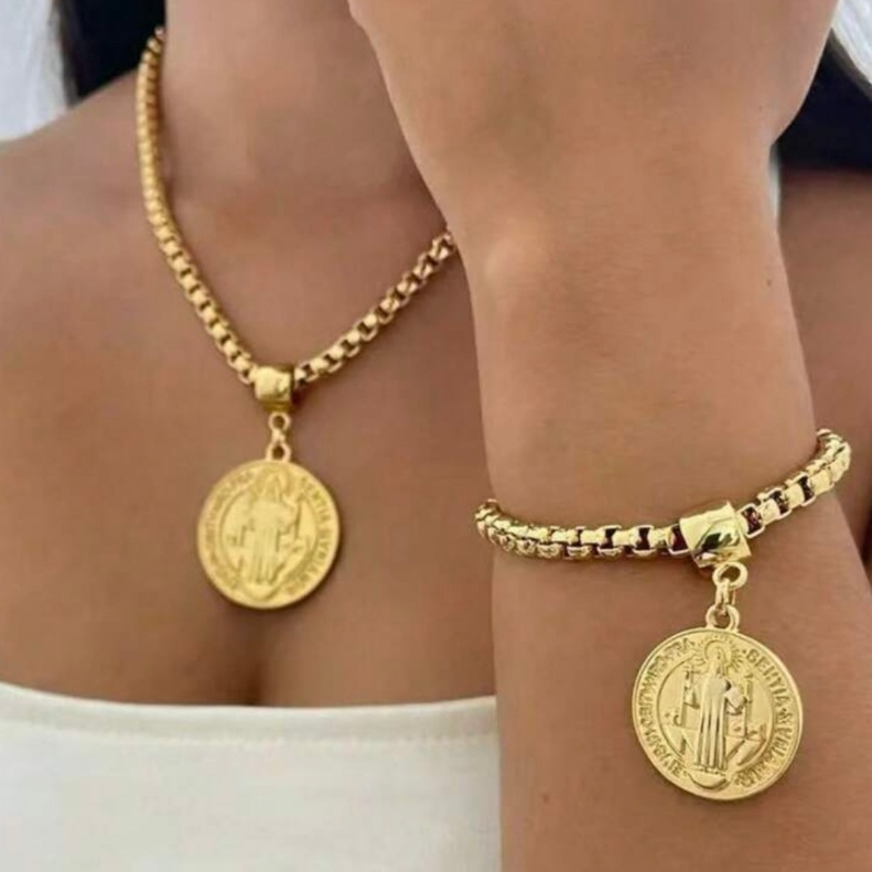 Conjunto Colar e pulseira feminina em banhado ouro 18k e prata 925 corrente veneziana pingente São Bento verniz italiano