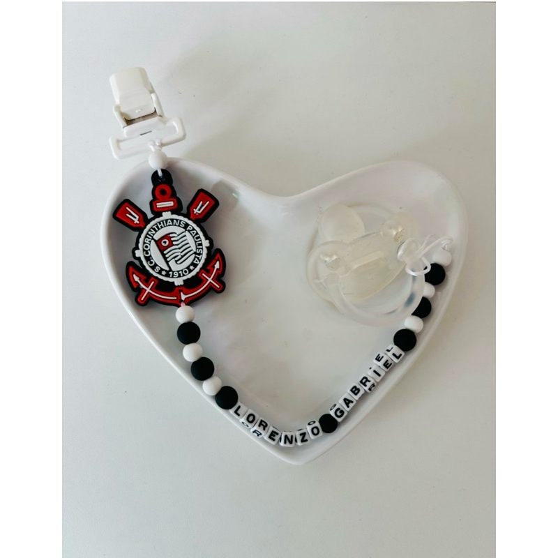 PRENDEDOR DE CHUPETA COM O NOME DO SEU BEBÊ