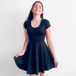 Vestido Rodado Médio com Mangas Curtas Pin Up Lafiore