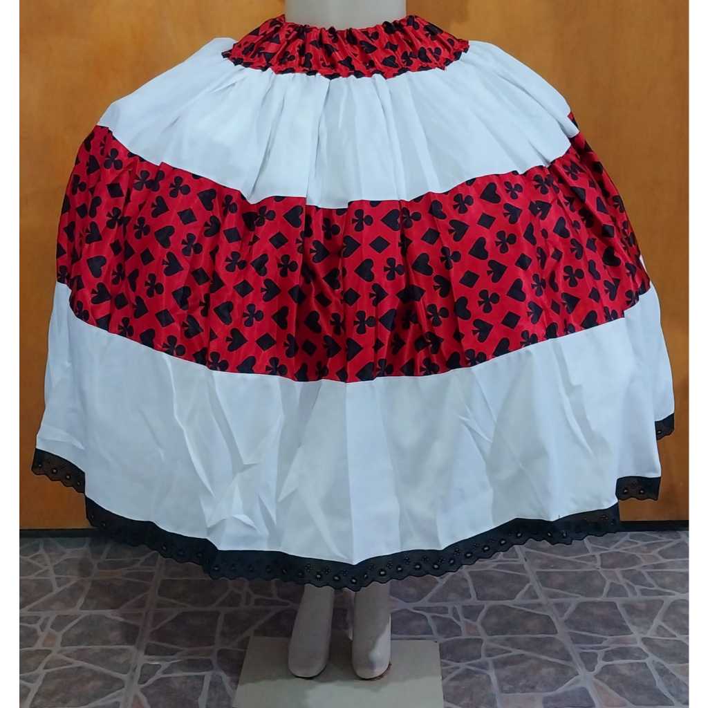 SAIA DE MICROFIBRA BRANCO COM BARALHO VERMELHO E NAIPE PRETO  - MALANDRA/NAVALHA/ MARIA - UMBANDA E CANDOMBLÉ