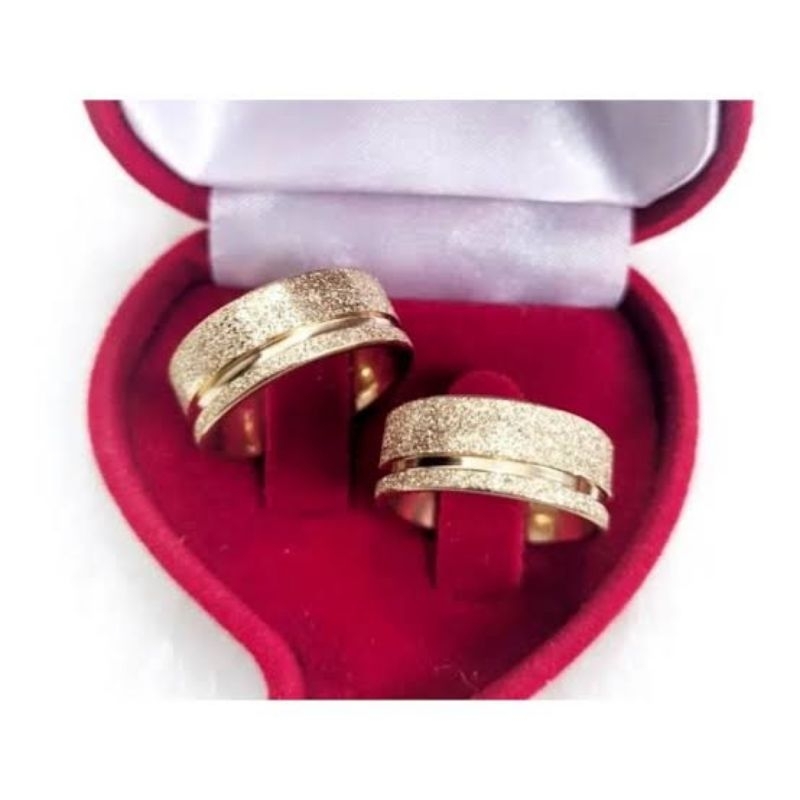 PAR ALIANÇA TUNGSTÊNIO BANHADA OURO REAL 8mm DIAMANTADA SOLITÁRIO E CAIXINHA