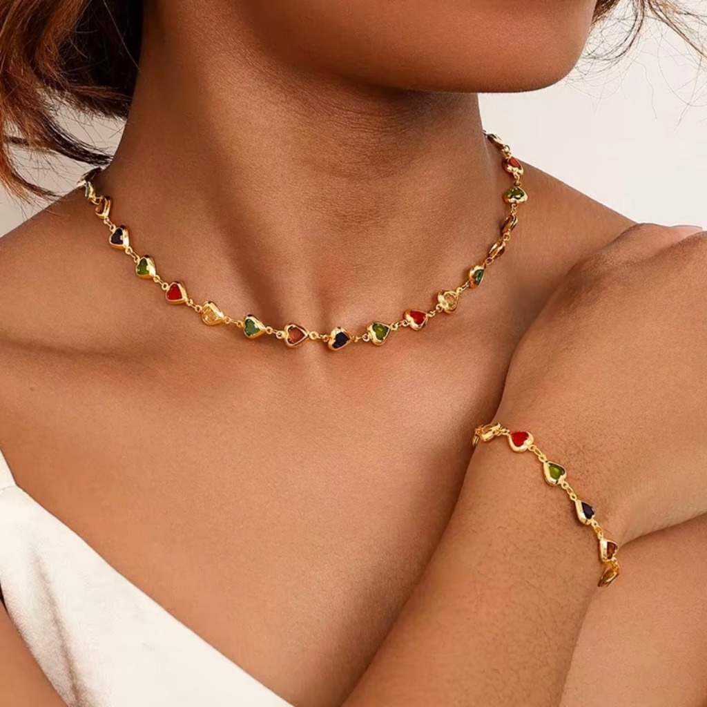 kit colar+pulseira coração pedrinhas coloridas folheado a ouro e prata