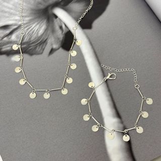Colar e pulseira Mini Medalhas Bolinha Banhado a Prata em Oferta na Shopee