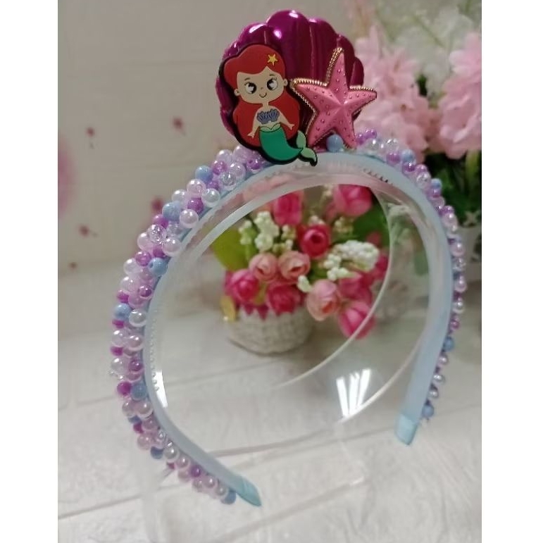 tiara sereia bordada no arco temática sereia Ariel infantil