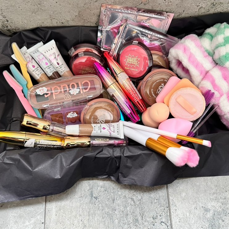 kit Maquiagem Completo -  Base, Blush, Gloss, Rimel, Paleta Sombra, Pinceis, Pó compacto, Sabonte Facial, Serum Poran em Oferta na Shopee