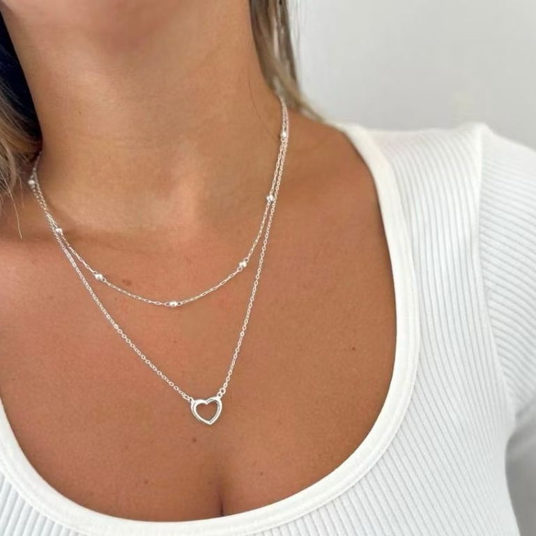 Colar duplo bolinhas e coração vazado feminina em banhado à prata 925 e ouro 18k