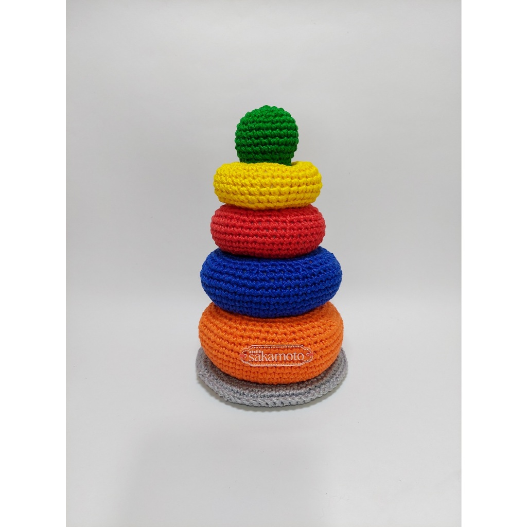 Brinquedo encaixar e empilhar crochê amigurumi colorido montessori