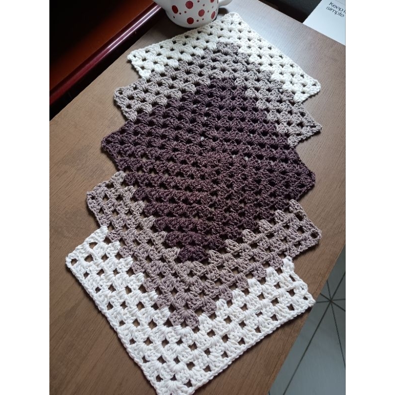 Trilho de mesa de crochê (TAMANHO PEQUENO)60x30 em Oferta na Shopee