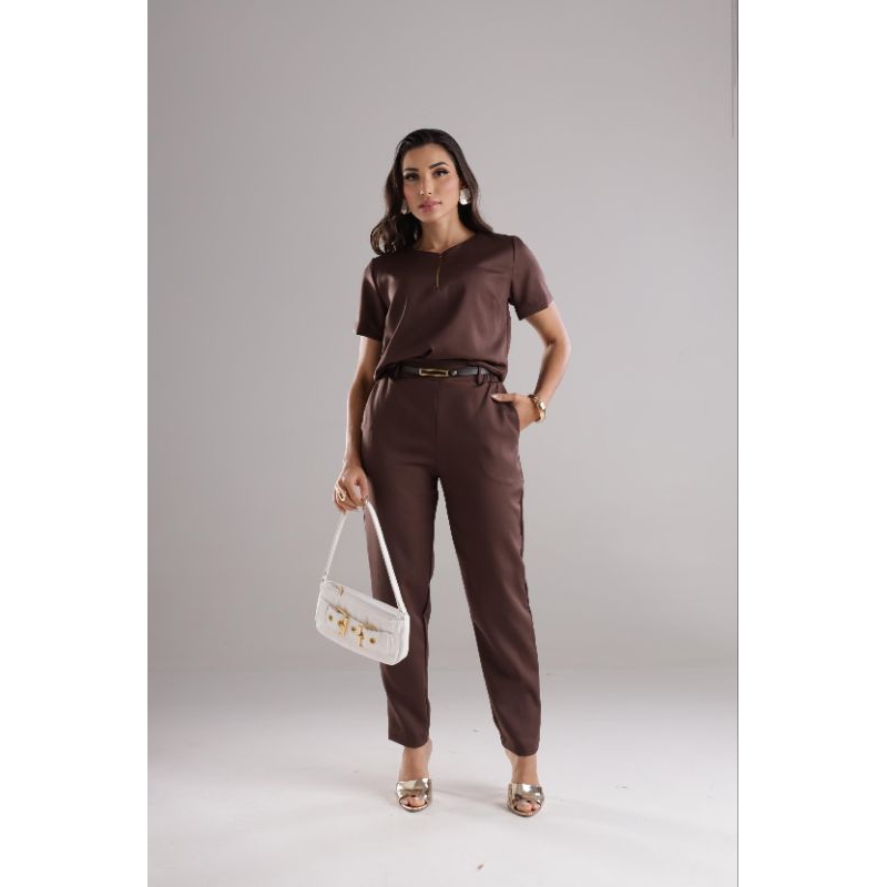 conjunto feminino elegante calça com blusa alfaiataria Premium com cinto de fivela tamanhos P ao GG.